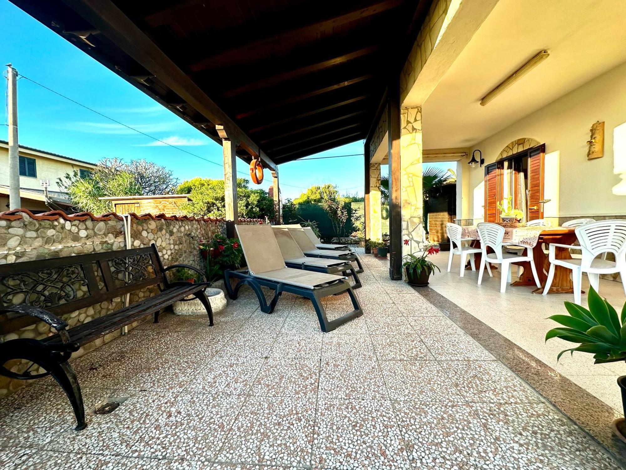 Casa Del Sole Apartman Campofelice di Roccella Kültér fotó
